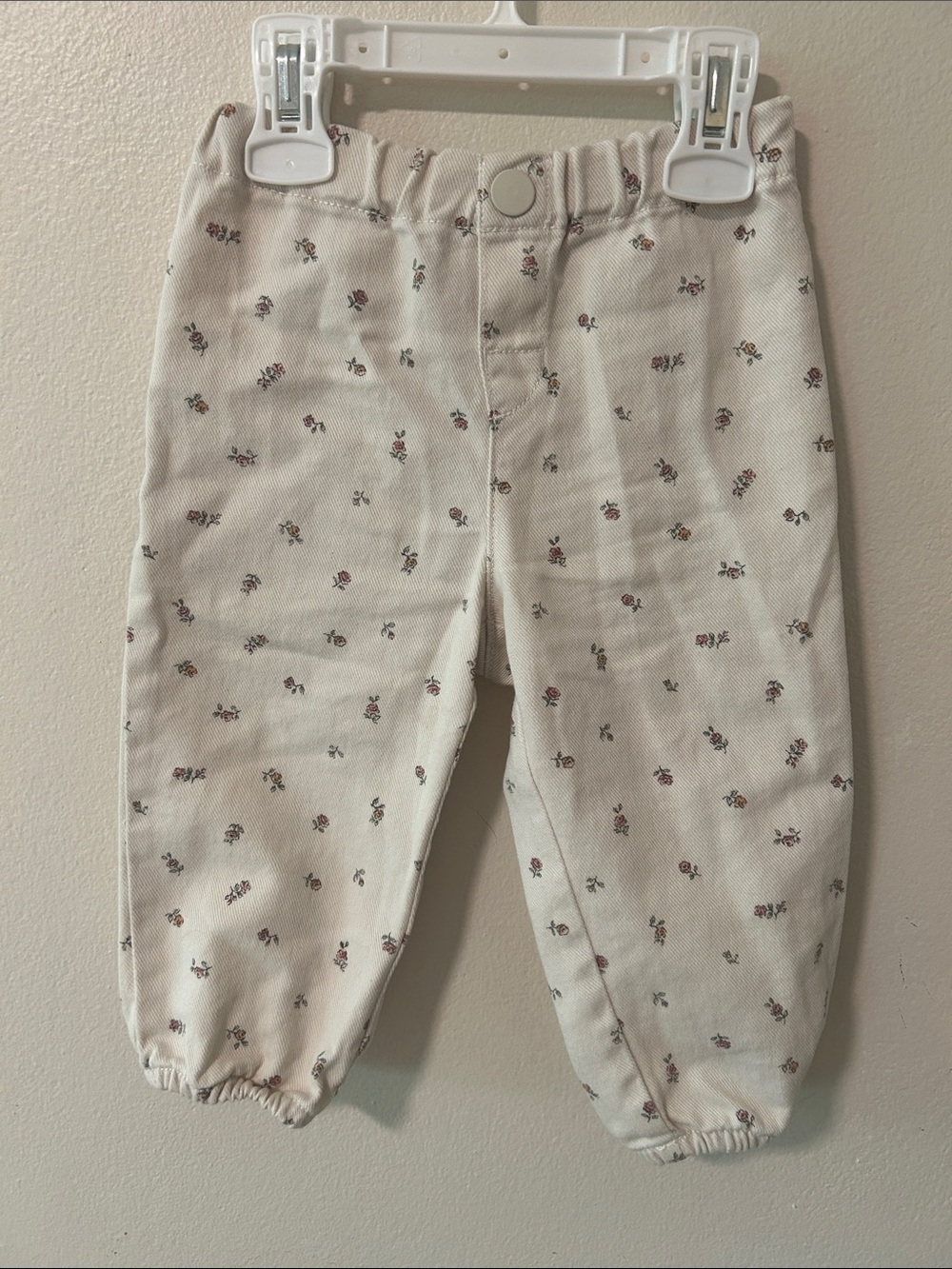 H&M Cream Pants with Tiny Floral Print